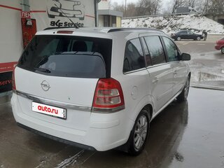2010 Opel Zafira B Рестайлинг, белый, 650000 рублей, вид 3