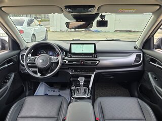 2023 Kia Seltos I, чёрный, 1900777 рублей, вид 5