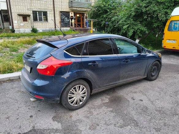 2011 Ford Focus III, синий, 450000 рублей - вид 2