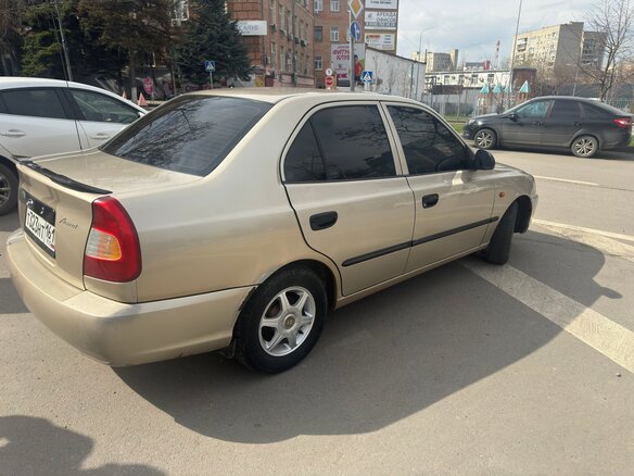 2004 Hyundai Accent ТагАЗ II, бежевый, 400000 рублей - вид 5