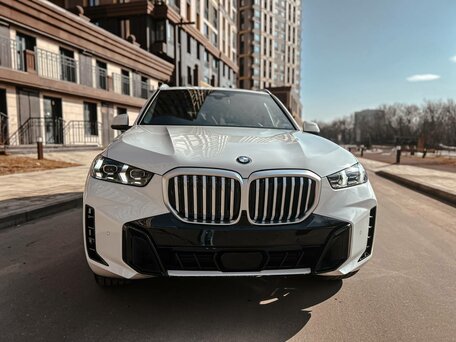 2025 BMW X5 40i IV (G05/G18) Рестайлинг, белый, 11940000 рублей, вид 3