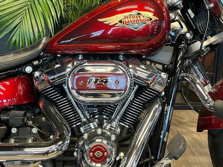 2023 Harley-Davidson Fat Boy, красный, 3550000 рублей, вид 2