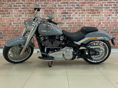 2024 Harley-Davidson Fat Boy, серый, 3500000 рублей, вид 1