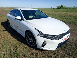 2021 Kia K5 III, белый, 2400000 рублей, вид 4