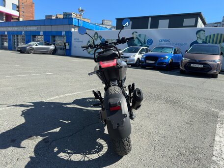 2021 Husqvarna Svartpilen 401, серый, 399003 рублей, вид 5