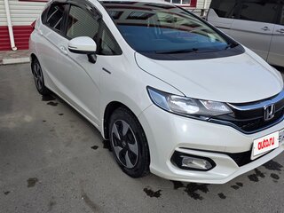 2017 Honda Fit III Рестайлинг, белый, 1100000 рублей, вид 2