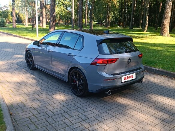 2023 Volkswagen Golf GTI VIII, серый, 2950000 рублей - вид 5