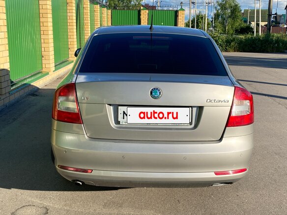 2010 Skoda Octavia II (A5) Рестайлинг, серый - вид 2