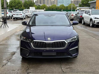 2024 Skoda Octavia IV (A8) Рестайлинг, фиолетовый, 2250000 рублей, вид 2