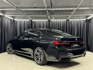 2021 BMW 7 серии 740d xDrive VI (G11/G12) Рестайлинг, чёрный, 6349000 рублей, вид 4