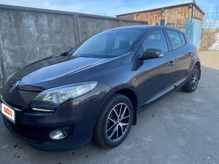 2013 Renault Megane III Рестайлинг, коричневый, 735000 рублей, вид 1