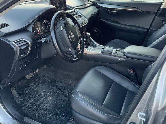 2020 Lexus NX 200 I Рестайлинг, серый, 3150000 рублей - вид 4