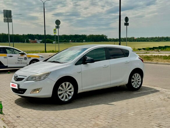 2012 Opel Astra J, белый