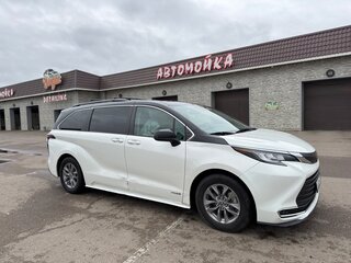 2021 Toyota Sienna IV, белый, 3900000 рублей, вид 4