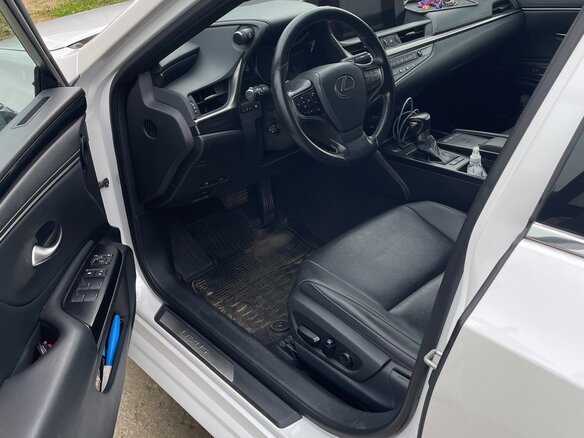 2019 Lexus ES 250 VII, белый, 3150000 рублей - вид 8