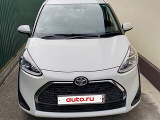 2020 Toyota Sienta II Рестайлинг, белый, 1700000 рублей, вид 1