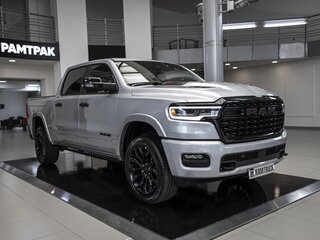2026 Ram 1500 Crew Cab V Рестайлинг, серебристый, 9690000 рублей, вид 1