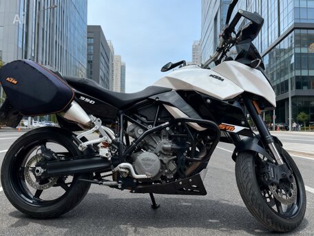 2012 KTM 990 SM, белый, 685000 рублей, вид 2
