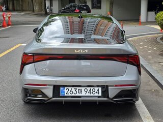 2023 Kia K5 III Рестайлинг, серый, 2290000 рублей, вид 4