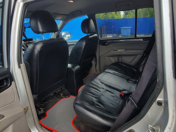 2015 Mitsubishi Pajero Sport II Рестайлинг, серебристый, 1900000 рублей - вид 7
