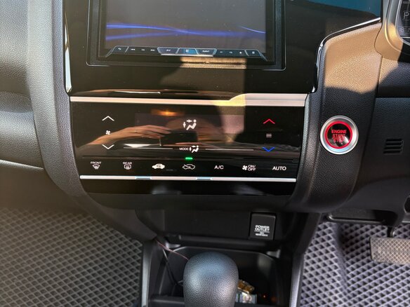 2019 Honda Fit III Рестайлинг, чёрный, 1140000 рублей - вид 28