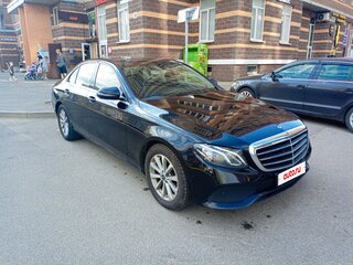 2019 Mercedes-Benz E-Класс 200 d V (W213, S213, C238), чёрный, 1999999 рублей, вид 4