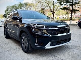 2023 Kia Seltos I Рестайлинг, чёрный, 1680000 рублей, вид 3