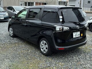 2022 Toyota Sienta II Рестайлинг, чёрный, 1000000 рублей, вид 5