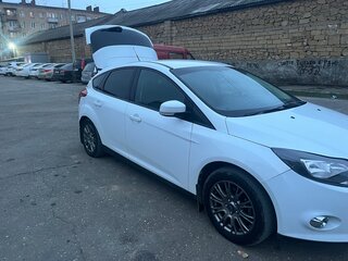 2014 Ford Focus III, белый, 950000 рублей, вид 3