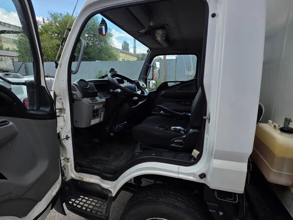 2021 Fuso (Mitsubishi) Canter, белый - вид 1