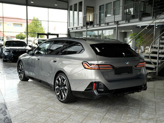 2025 BMW 5 серии 520d xDrive VIII (G60/G61/G68), серый, 9500000 рублей, вид 2