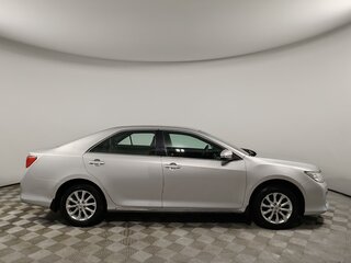 2014 Toyota Camry VII (XV50), серебристый, 1999000 рублей, вид 4
