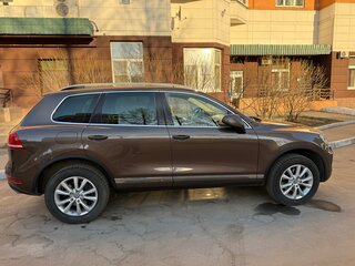 2014 Volkswagen Touareg II, коричневый, 2600000 рублей, вид 4