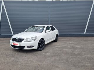 2011 Skoda Octavia II (A5) Рестайлинг, белый, 560000 рублей, вид 1