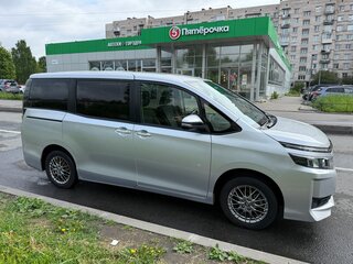2016 Toyota Voxy III (R80), серый, 1700000 рублей, вид 4