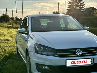 2018 Volkswagen Polo V Рестайлинг, белый, 950000 рублей, вид 1