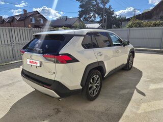 2024 Toyota RAV4 V (XA50), белый, 3650000 рублей, вид 3