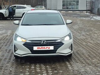 2019 Hyundai Elantra VI (AD) Рестайлинг, белый, 950000 рублей, вид 2