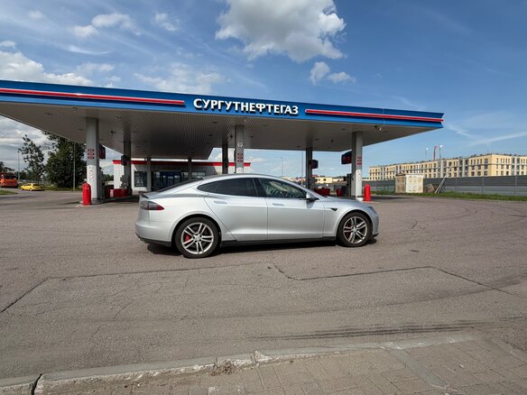 2014 Tesla Model S P85 I, серебристый, 2333333 рублей - вид 2