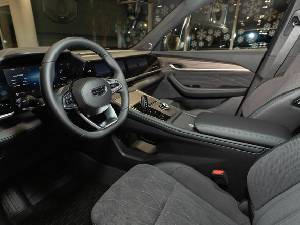2026 Geely Monjaro I, белый, 5126570 рублей - вид 5