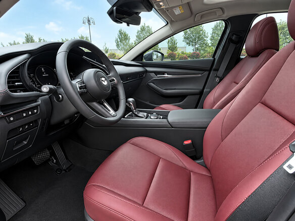 2022 Mazda 3 Axela IV (BP), серый, 1730000 рублей - вид 8