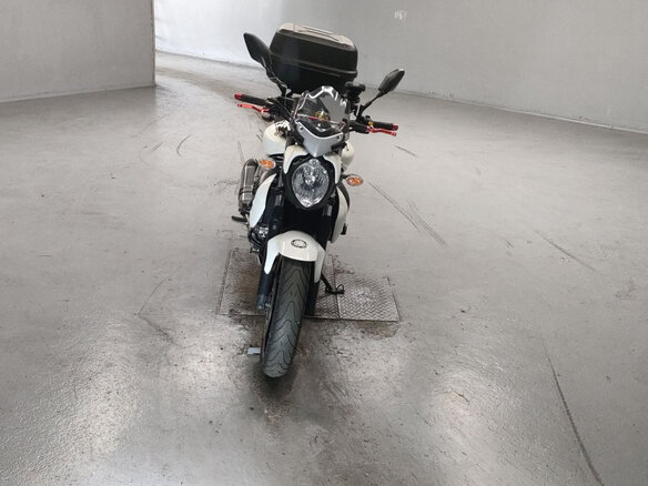 2010 Suzuki SFV 650 Gladius, белый, 320000 рублей - вид 1