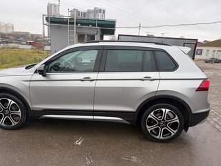 2020 Volkswagen Tiguan II, серый, 2720000 рублей, вид 4