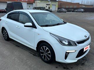 2017 Kia Rio IV, белый, 1300000 рублей, вид 2