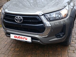 2022 Toyota Hilux VIII Рестайлинг 2, зелёный, 5990000 рублей, вид 1