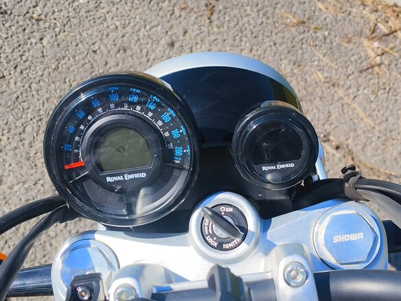 2024 Royal Enfield Super Meteor, чёрный, 660000 рублей - вид 5