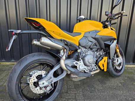 2026 Ducati Streetfighter V2, жёлтый, 2390000 рублей, вид 4