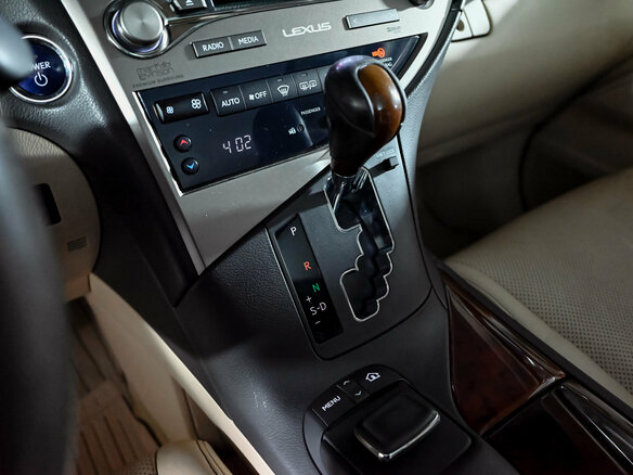 2014 Lexus RX 450h III Рестайлинг, красный, 2300000 рублей - вид 17