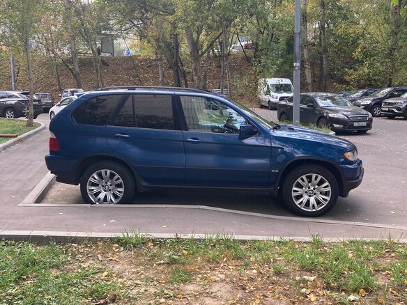 2003 BMW X5 3.0i I (E53), синий, 870000 рублей - вид 3