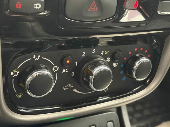 2014 Renault Duster I, чёрный, 729000 рублей - вид 11